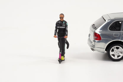 1:43 Cartrix Figur Lewis Hamilton Skate Scooter 2021 Figuren Diorama F1