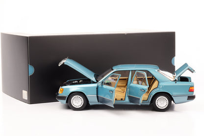 1:18 Mercedes-Benz W124 230 E Beryll blau metallic Norev Dealer limited