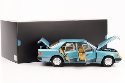 1:18 Mercedes-Benz W124 230 E Beryll blau metallic Norev Dealer limited