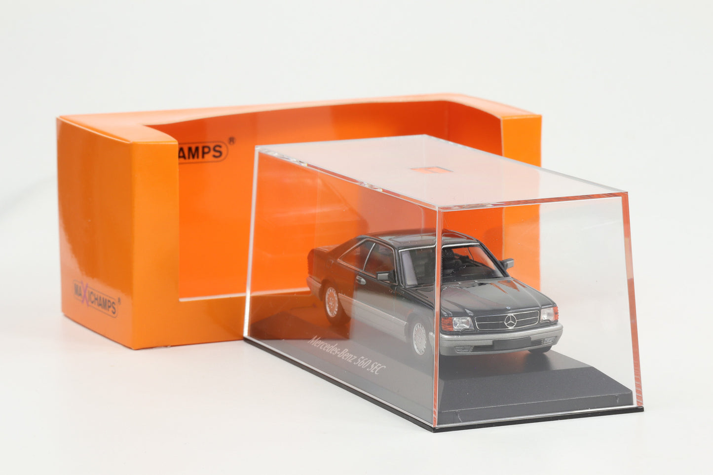 1:43 Minichamps Mercedes-Benz 560 SEC 1986 C126 schwarz metallic Maxichamps