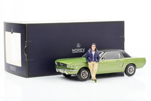 1:18 Ford Mustang Coupe 1965 Hardtop verde metálico com figura Norev