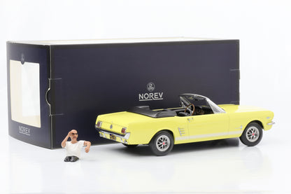 1:18 Ford Mustang 1965 conversível amarelo com figura de motorista Norev 182811