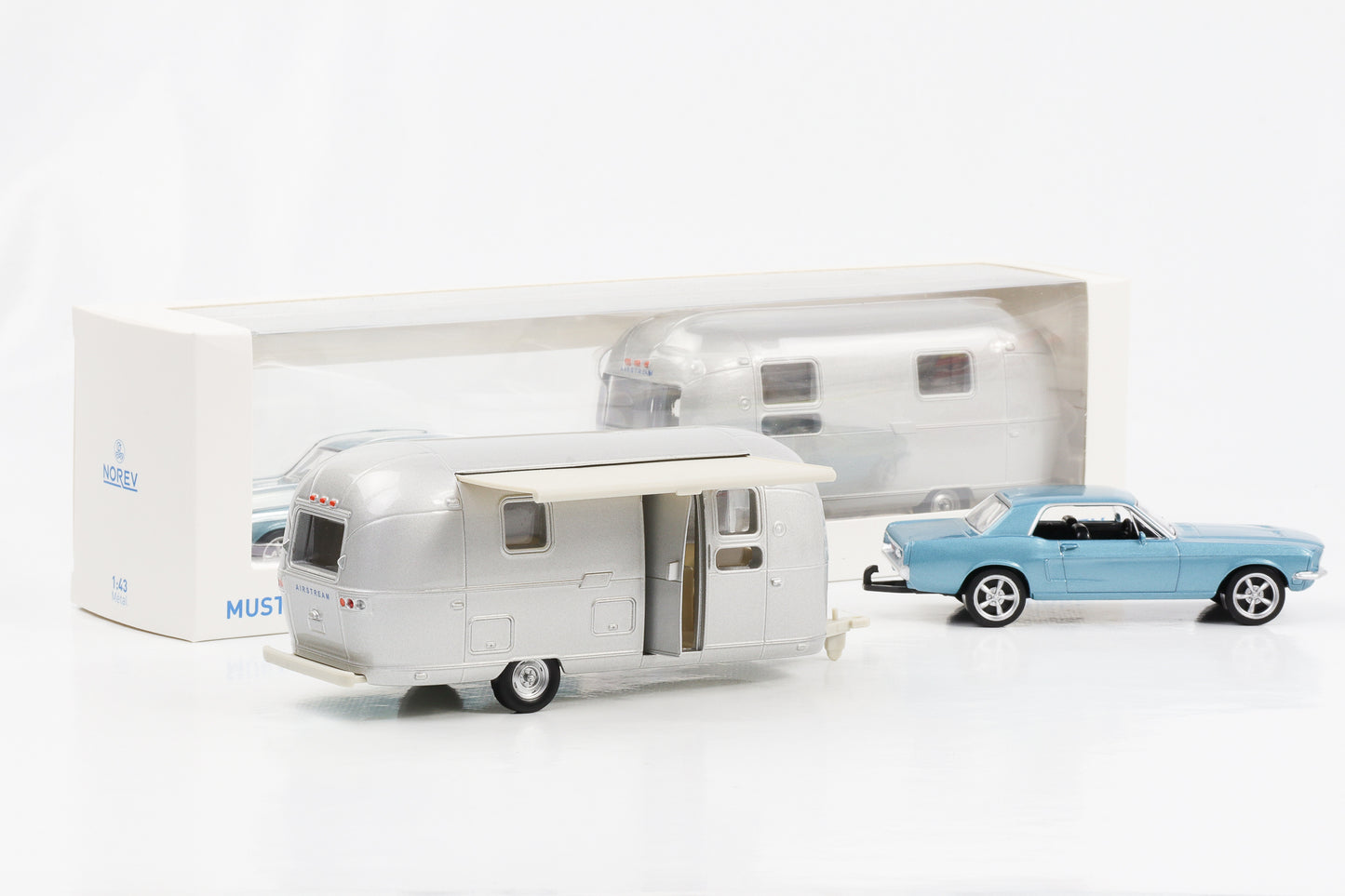 1:43 Ford Mustang Airstream Caravan 1968 metálico turquesa prata Norev Jet Car