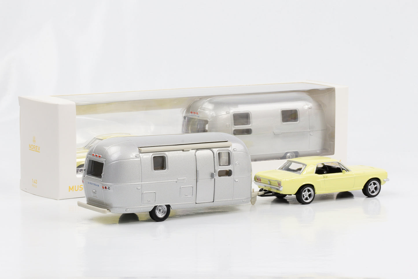 1:43 Ford Mustang Airstream Caravan 1968 amarelo prata Norev Jet Car