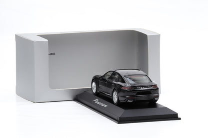 1:43 Herpa Porsche Panamera 971 Tiefschwarzmetallic 2016 WAP Dealer