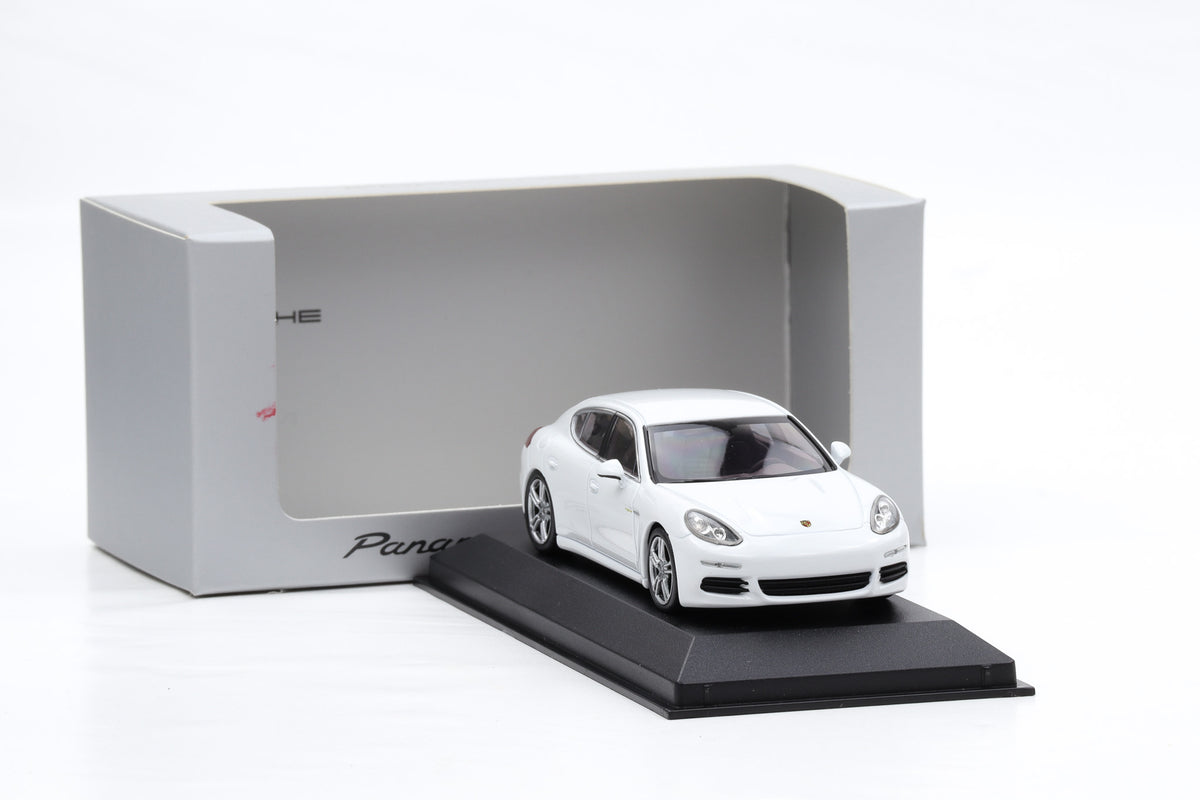 1:43 Minichamps Porsche Panamera S e-hybrid 2013 weiss WAP Dealer