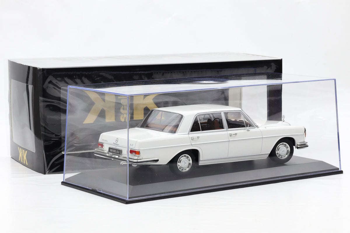 1:18 Mercedes-Benz 300 SEL 6.3 W109 1967-1972 weiß KK-Scale + Vitrine