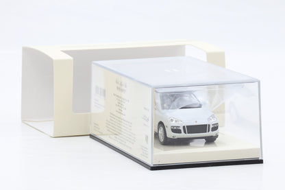 1:43 Minichamps Porsche Cayenne Cayenne Turbo 2007 Linea Bianco No. 7