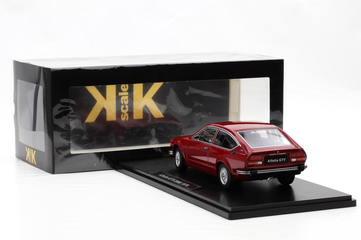 1:18 Alfa Romeo Alfetta 2000 GTV 1976 Giugiaro Design KK Scale + Vitrine