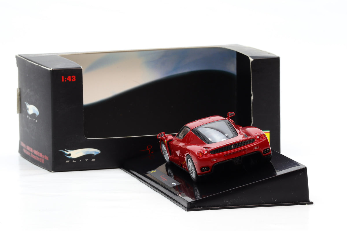 1:43 Hot Wheels Elite Ferrari "Enzo Ferrari" rot P9935