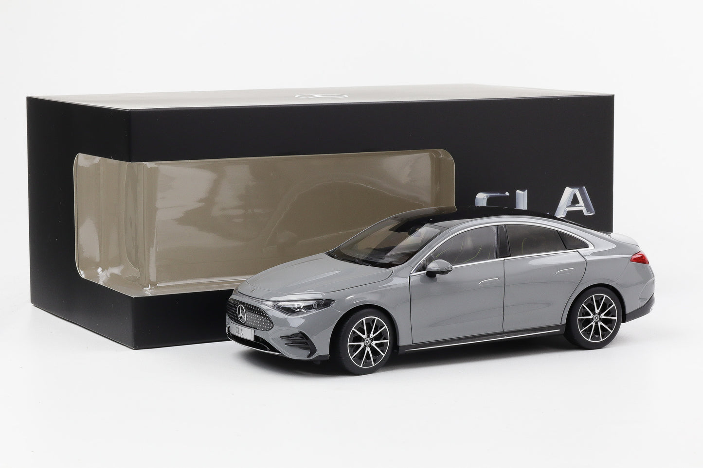 1:18 NZG Mercedes Benz CLA Coupe 2025 Modell C174 alpingrau Dealer