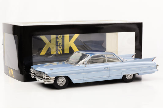 1:18 Cadillac Series 62 Coupe DeVille 1961 bleu clair métallisé échelle KK