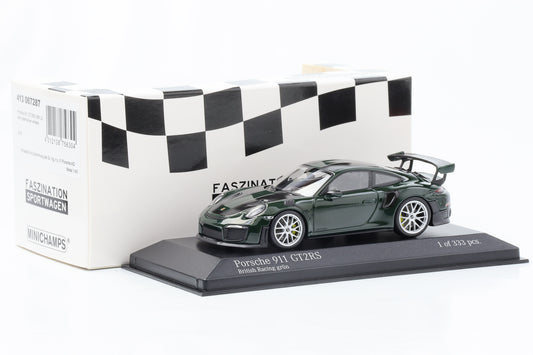 1:43 بورش 911 GT2 RS 991.2 سباق بريطاني عجلات فضية خضراء Minichamps