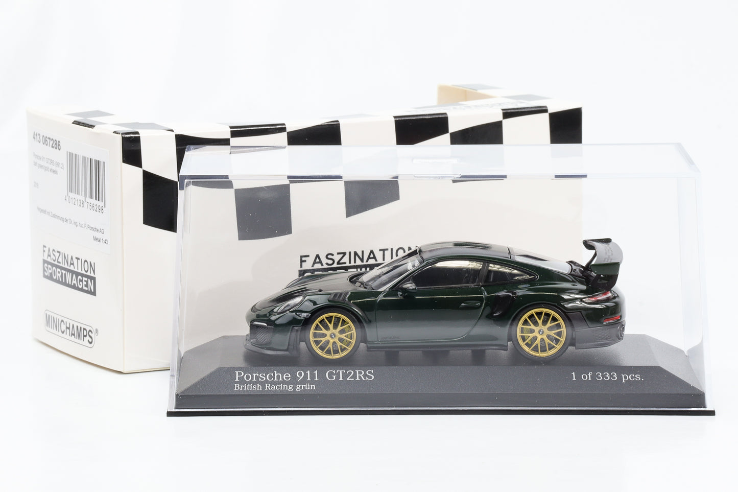 1:43 Porsche 911 GT2 RS 991.2 British Racing green gold wheels Minichamps