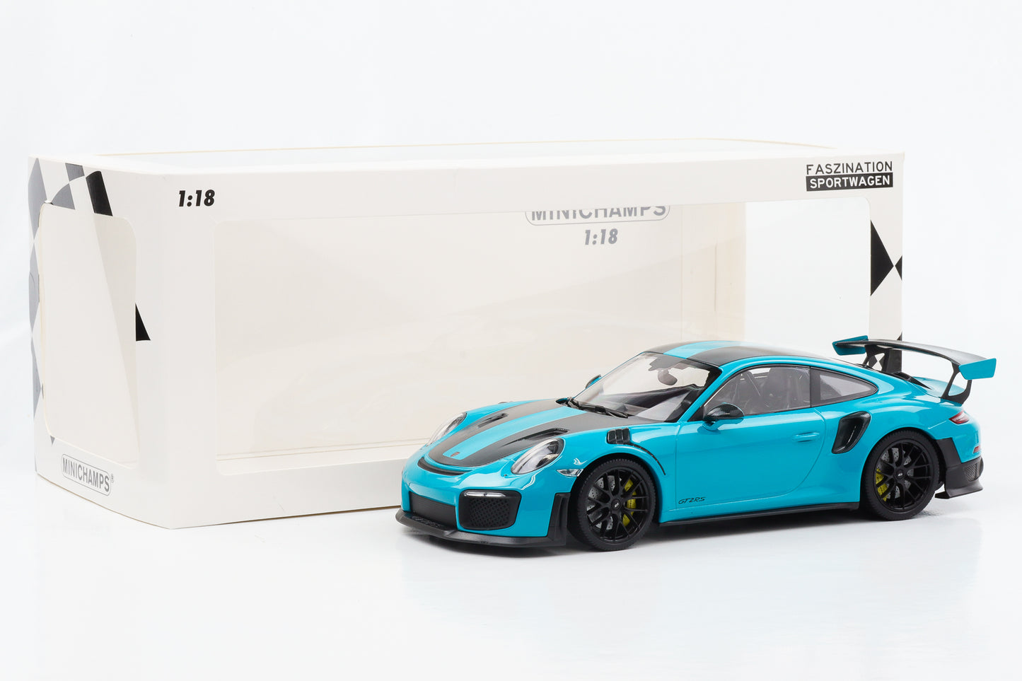 1:18 Porsche 911 GT2 RS 991.2 Miami blue Weissach black wheels Minichamps