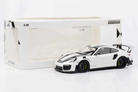 1:18 Porsche 911 GT2 RS 991.2 Weiss Weissach black wheels Minichamps