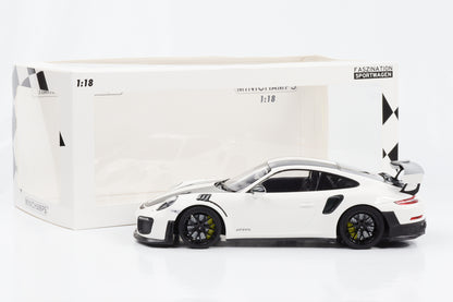 1:18 Porsche 911 GT2 RS 991.2 Weiss Weissach black wheels Minichamps