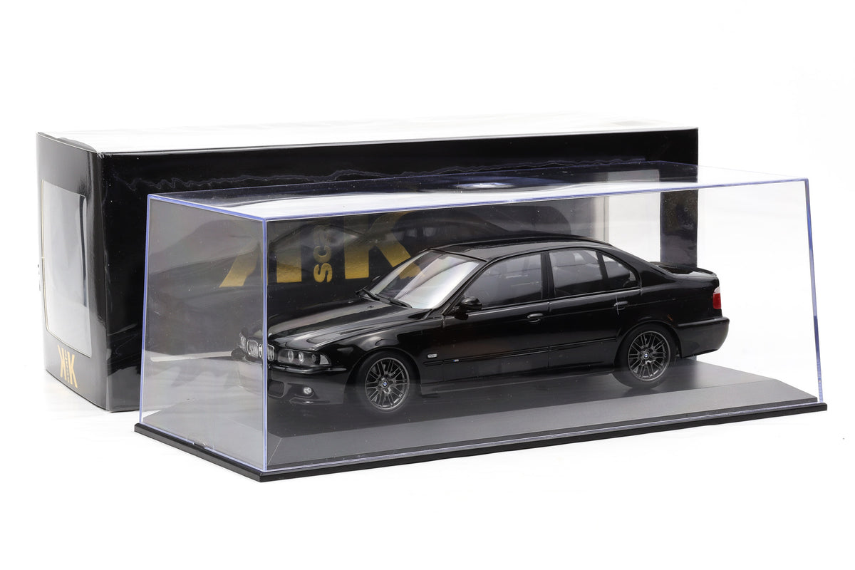 1:18 BMW M5 E39 Saloon 1998 schwarz KK-Scale diecast + Vitrine