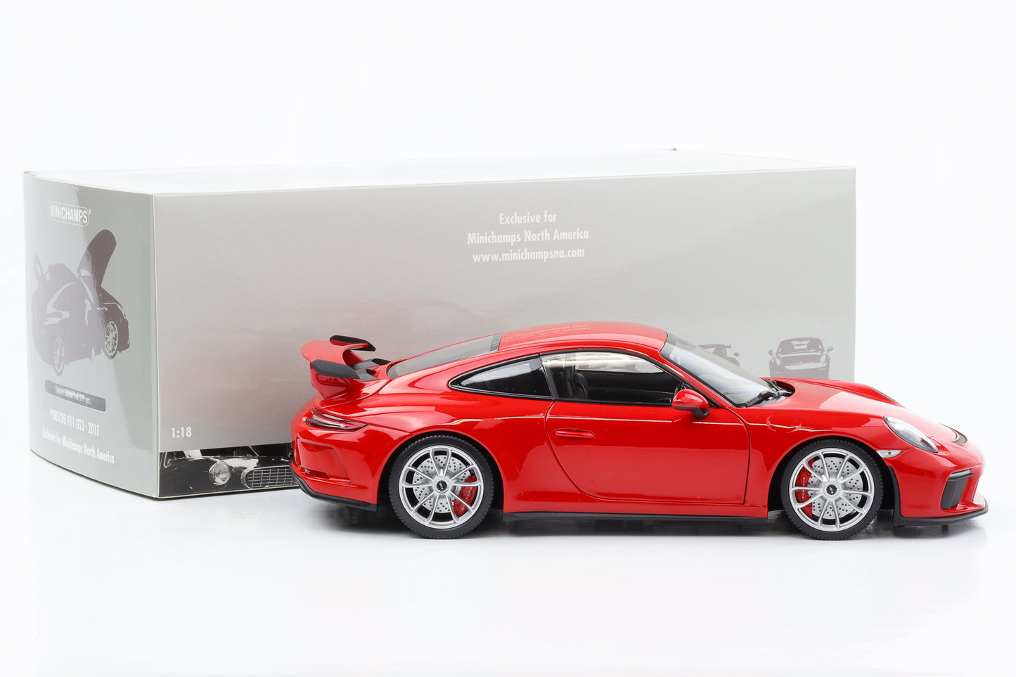 1:18 Porsche 911 992 GT3 Street 2017 Indian red Minichamps