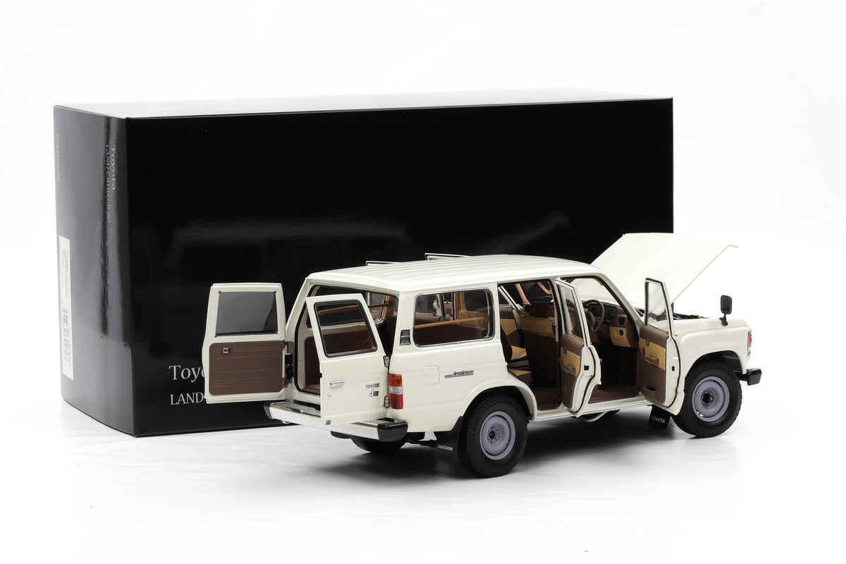 1:18 Kyosho Toyota Land Cruiser 60 (J60) 1980 weiß 08956W – Full Opening