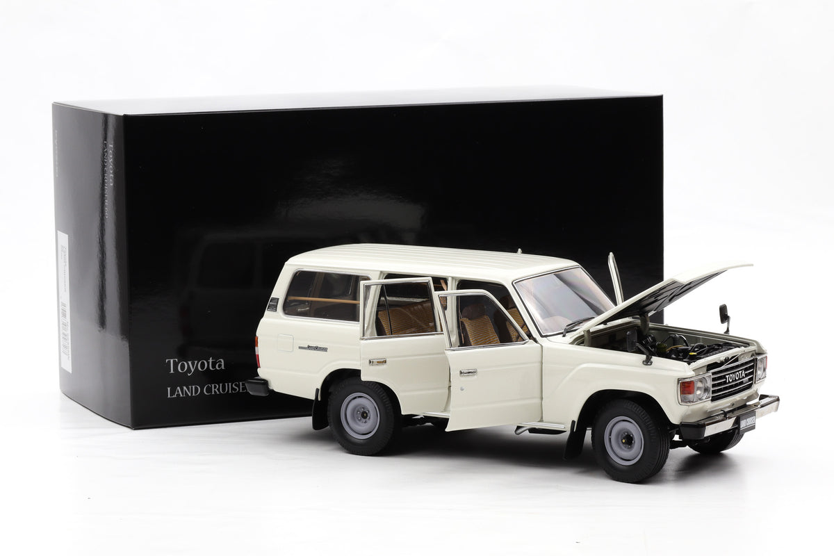 1:18 Kyosho Toyota Land Cruiser 60 (J60) 1980 weiß 08956W – Full Opening