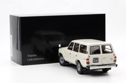 1:18 Kyosho Toyota Land Cruiser 60 (J60) 1980 weiß 08956W – Full Opening
