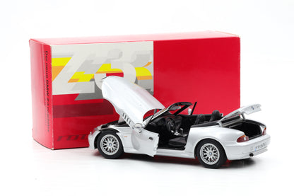 1:18 UT Models BMW Z3 Roadster 1996 silber BMW Dealer Edition – gebraucht