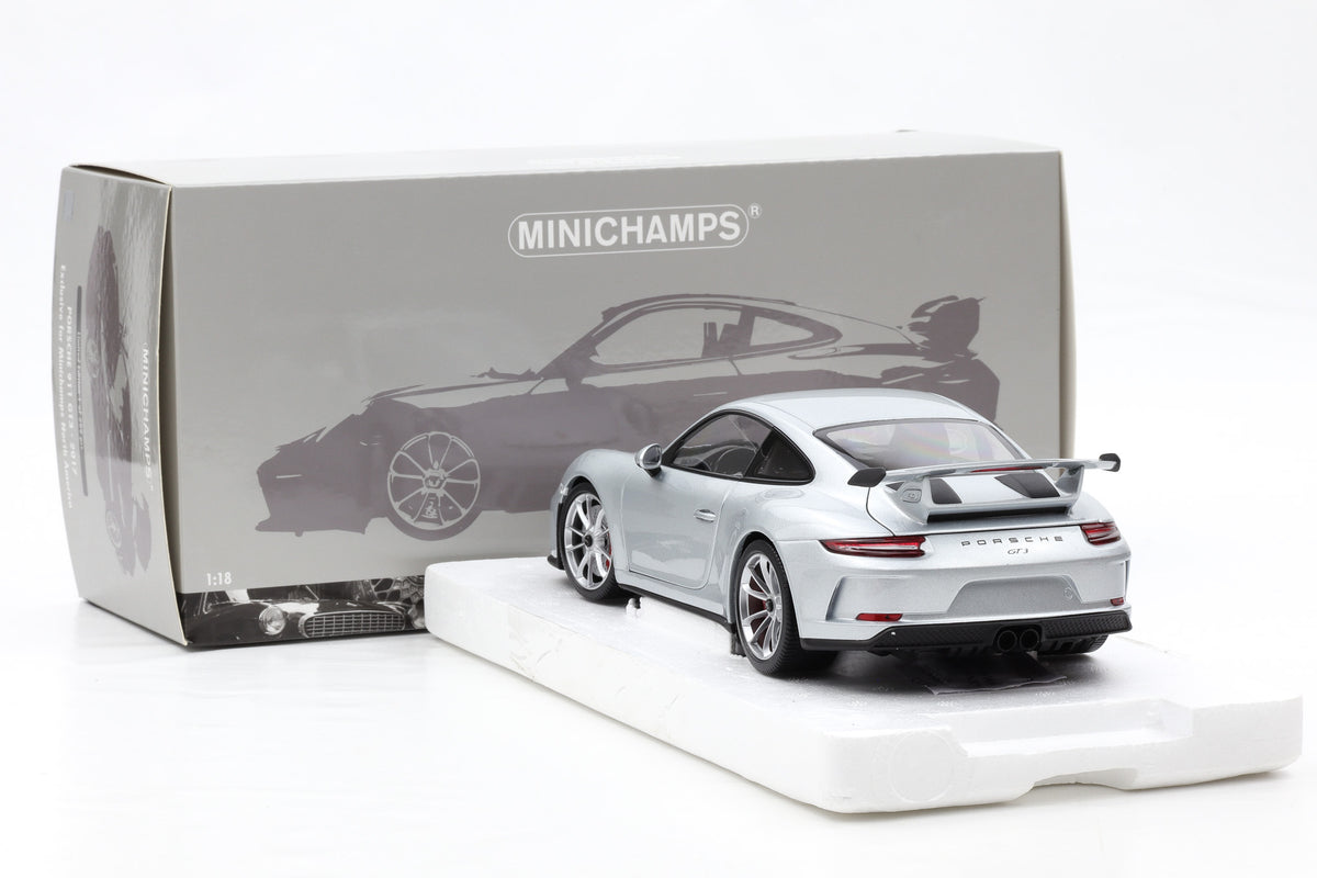 1:18 Minichamps Porsche 911 (991.2) GT3 2017 Silber / North America 1/299 pcs