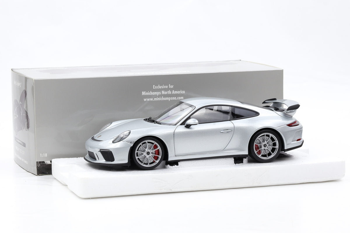 1:18 Minichamps Porsche 911 (991.2) GT3 2017 Silber / North America 1/299 pcs