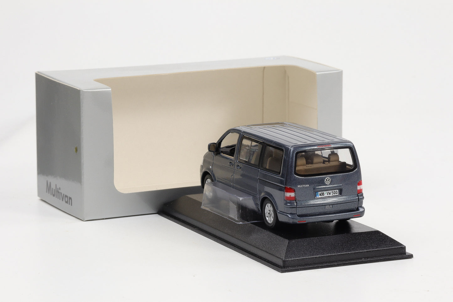 1:43 Minichamps Volkswagen VW Multivan grau 842 9021 26 Dealer