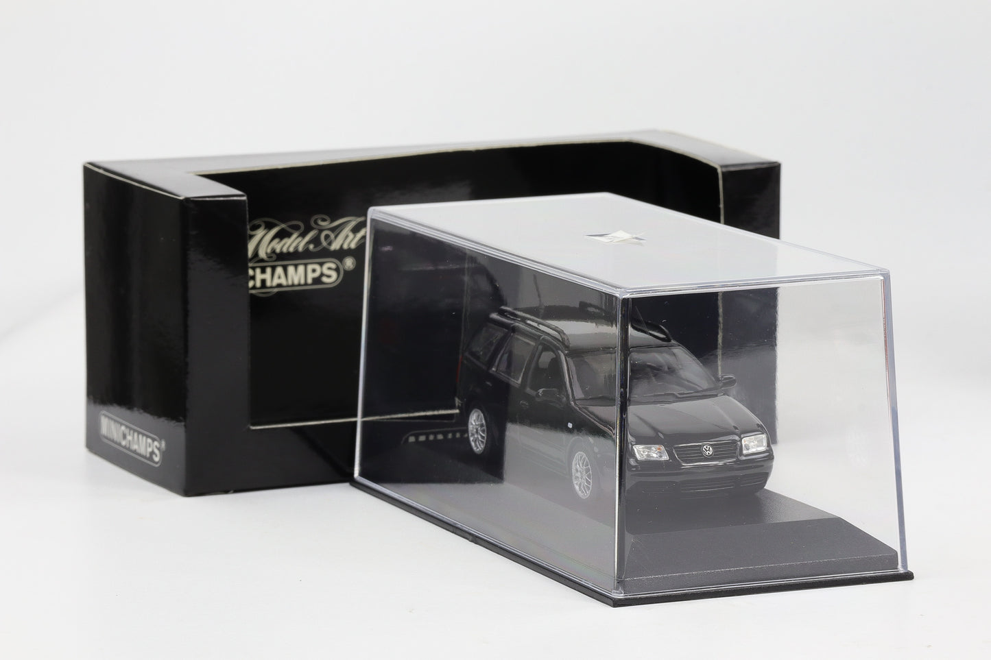 1:43 Minichamps VW Volkswagen Bora Variant 1999 schwarz