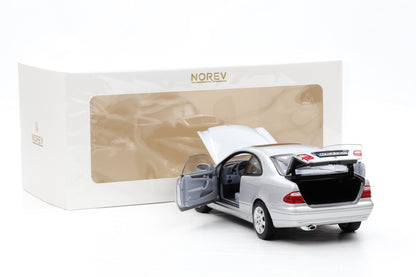 1:18 Norev Mercedes-Benz CLK C208 Coupe 2000 Brilliant silver + Vitrine