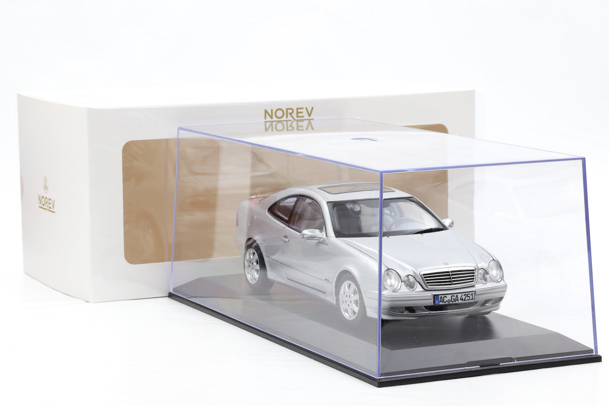 1:18 Norev Mercedes-Benz CLK C208 Coupe 2000 Brilliant silver + Vitrine