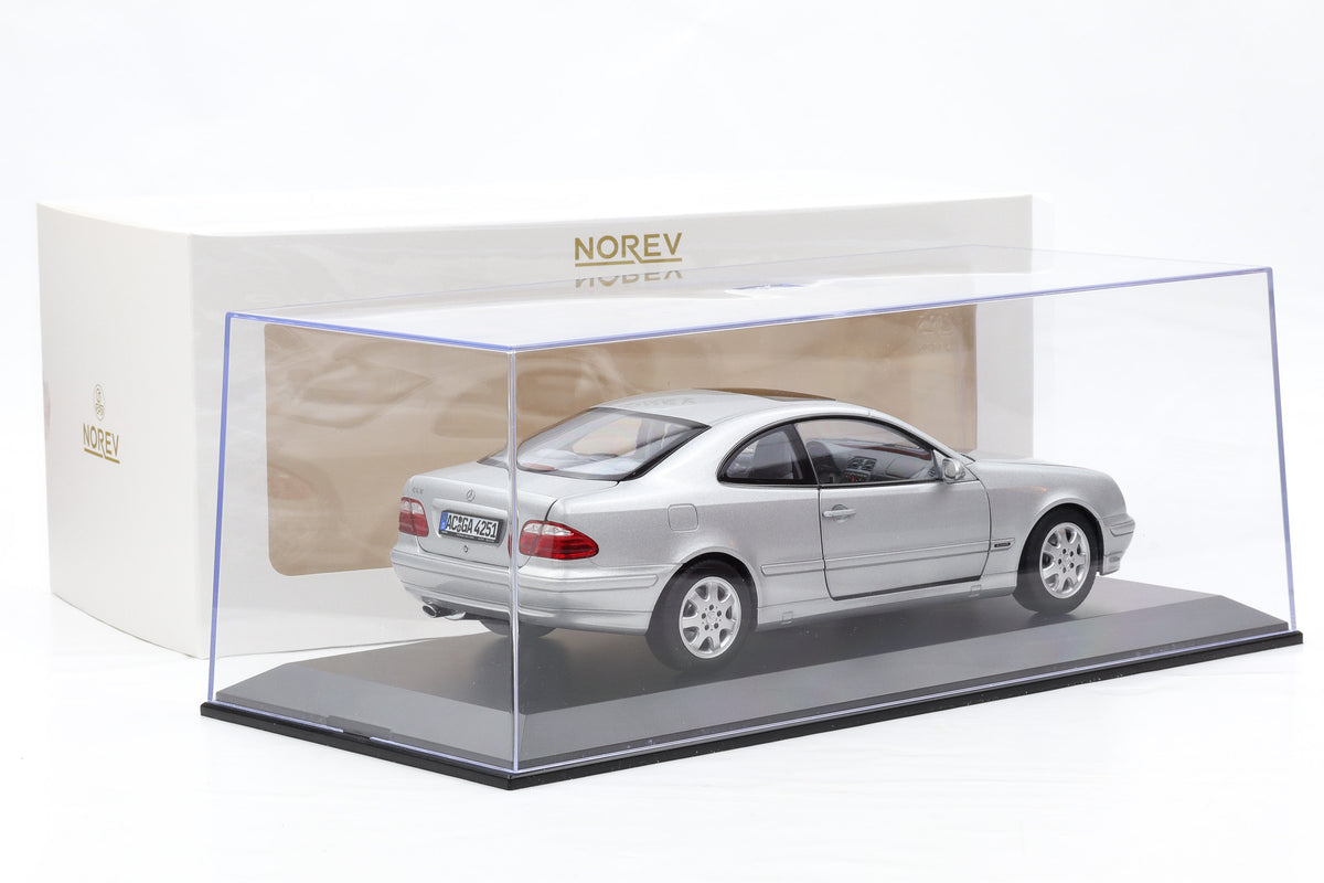 1:18 Norev Mercedes-Benz CLK C208 Coupe 2000 Brilliant silver + Vitrine
