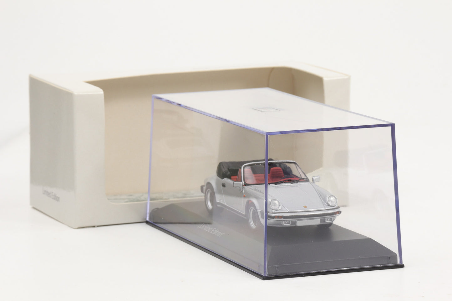 1:43 Minichamps Porsche 911 Carrera Cabriolet silber Dealer WAP 020 037 97