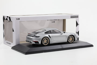 1:18 Minichamps Porsche 911 992 Turbo S Coupe Sport Design 2024 silber 300 pcs