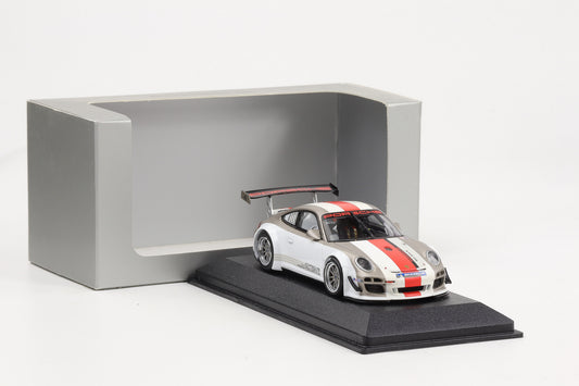 1:43 Minichamps Porsche 911 997 GT3 R 2012 weiß / roter Streifen WAP Dealer