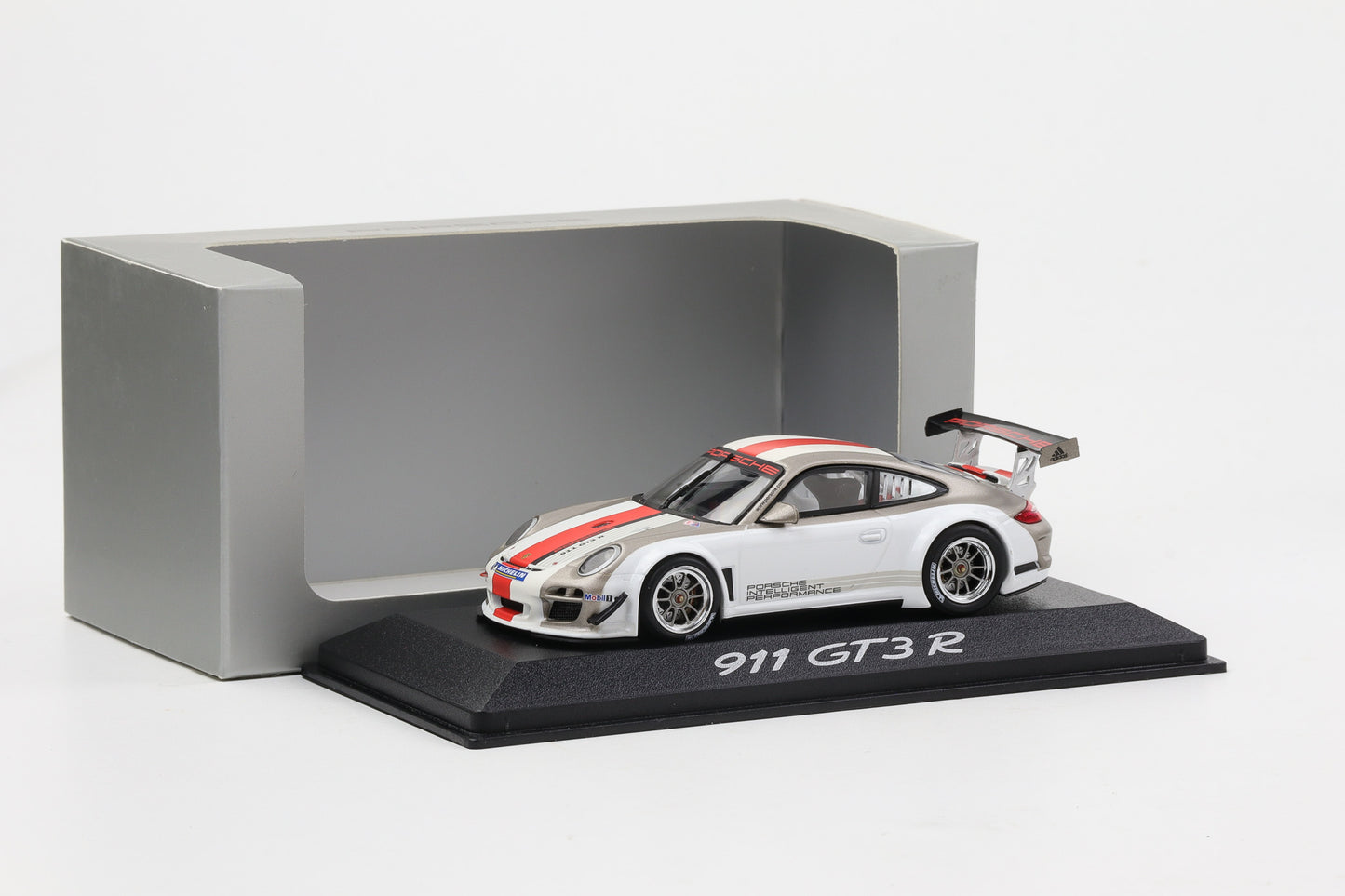 1:43 Minichamps Porsche 911 997 GT3 R 2012 weiß / roter Streifen WAP Dealer