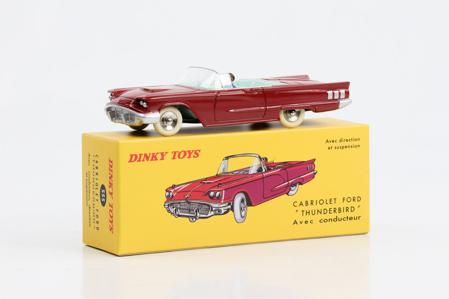 1:43 Ford Thunderbird Cabriolet com motorista vermelho Dinky Toys DeAgostini Norev 555