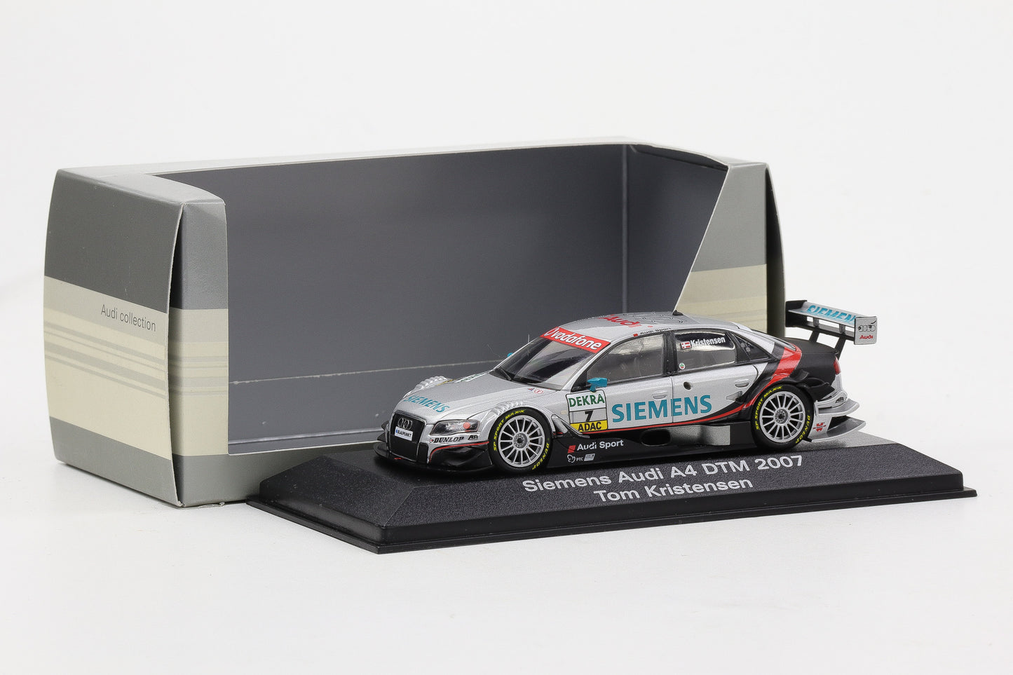 1:43 Minichamos Audi A4 DTM 2007 Siemens #7 Tom Kristensen Dealer