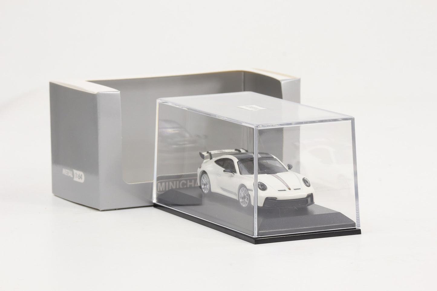 1:64 Minichamps Porsche 911 992 GT3 2021 Carrera white metallic diecast