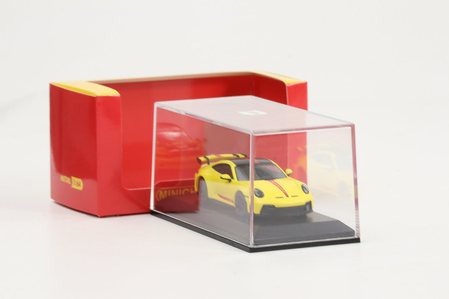 1:64 Minichamps Porsche 911 992 GT3 2021 racing yellow diecast