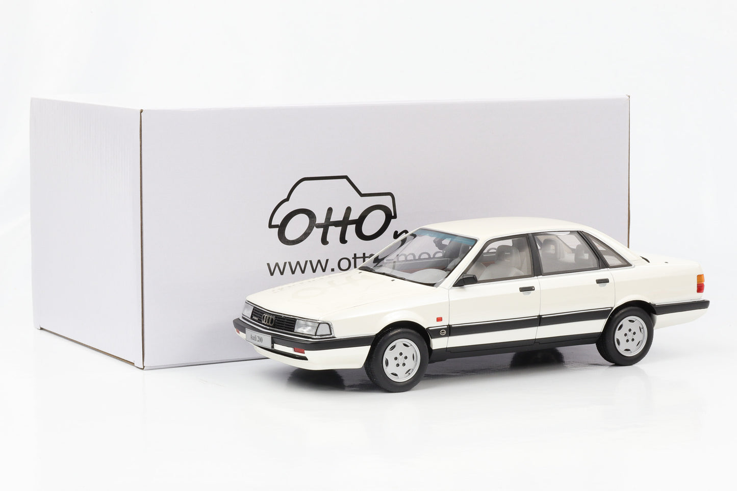 1:18 Audi 200 Quattro 20V weiß Ottomobile OT408