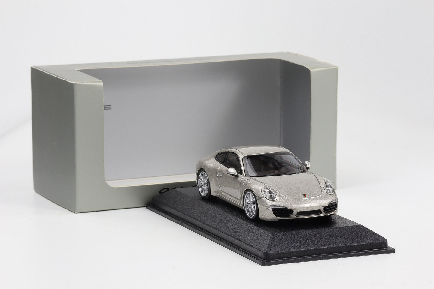 1:43 Minichamps Porsche 911 991 Carrera S silber metallic 2012 Dealer WAP