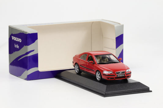1:43 Minichamps Volvo S 60 R Sedan rot Dealer