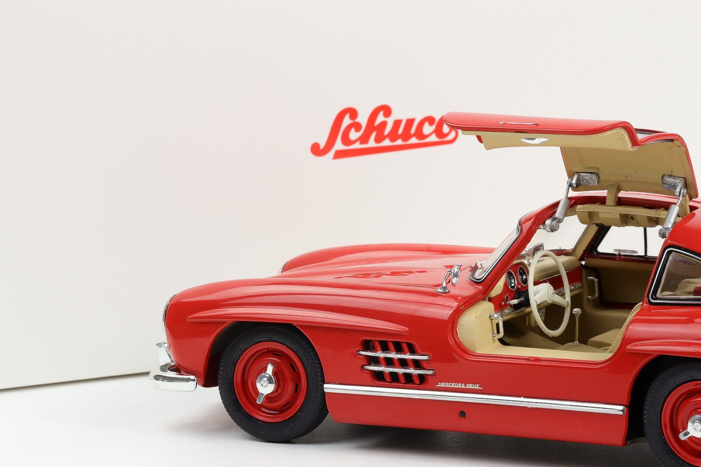 1:18 Schuco Mercedes 300 SL W198 Gullwing 1957 full opening 450060100