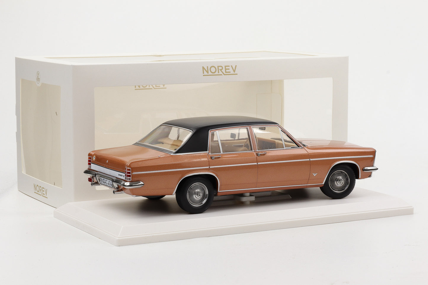 1:18 Norev Opel Diplomat V8 Limousine 1969 Copper metallic 183689