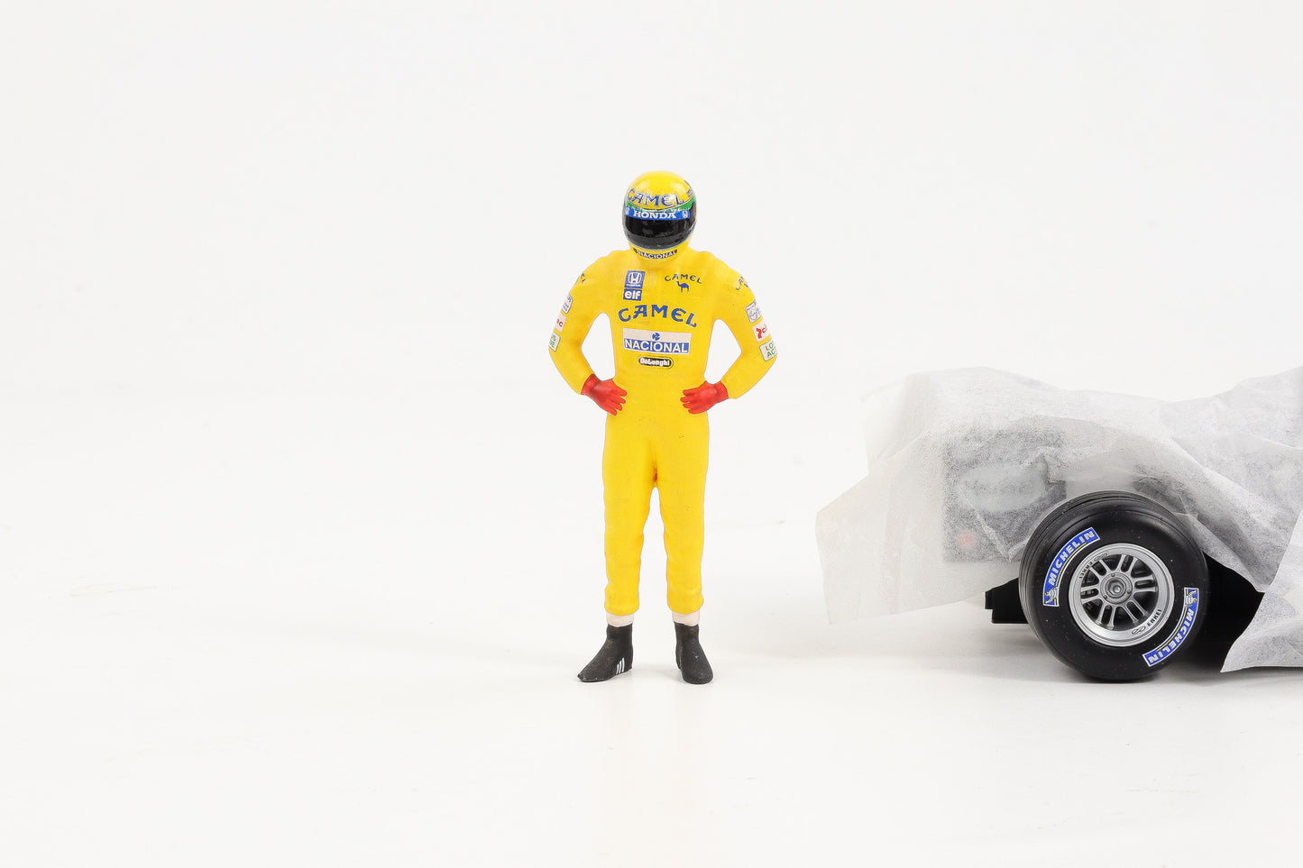 1:18 Cartrix Figur Ayrton Senna Lotus 1987 Formel 1 ca. 10cm gelb bemalt