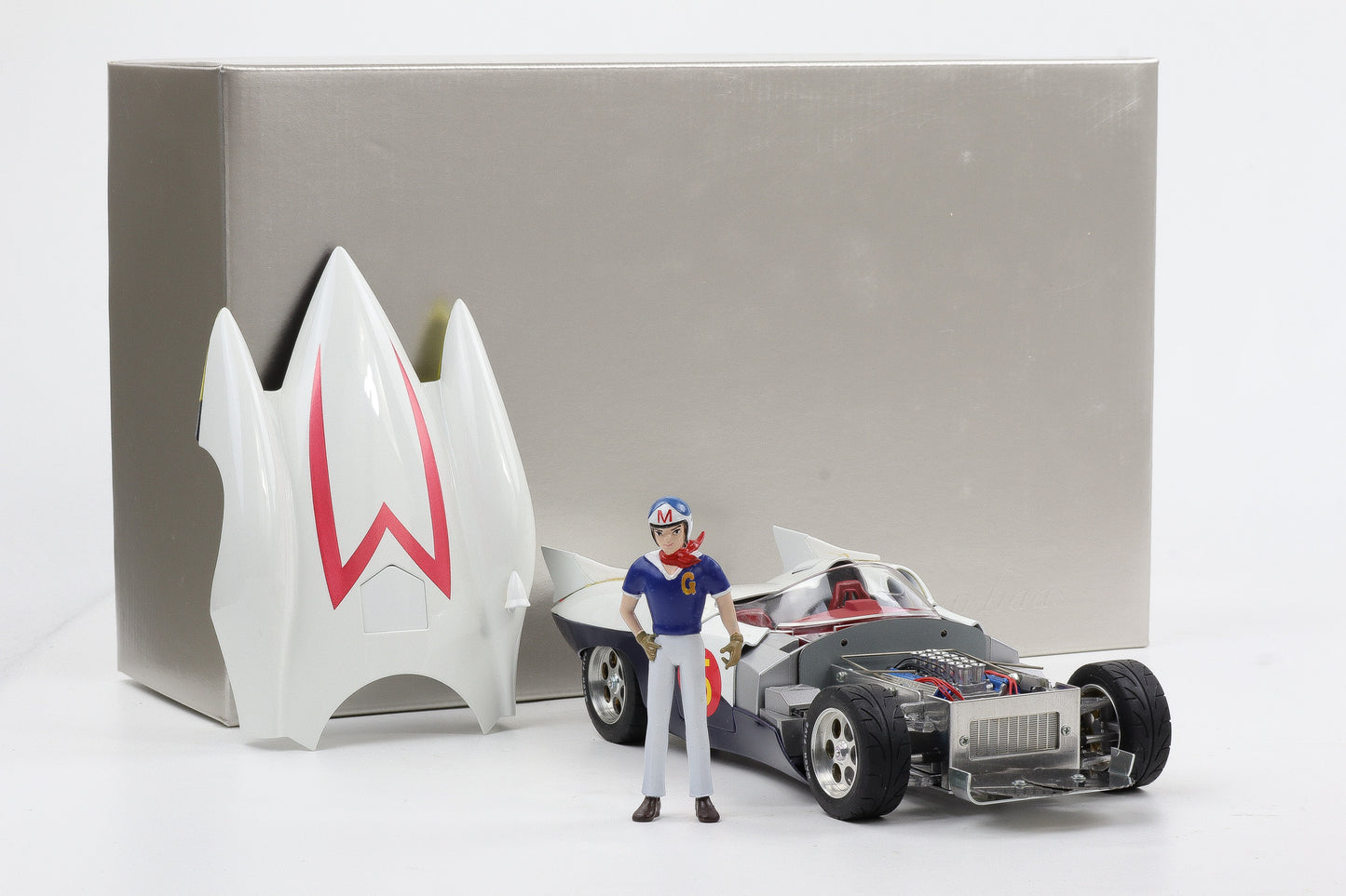 1:18 Speed Racer Go Go MACH 5 White Version Alu mit Figur Go Mifune