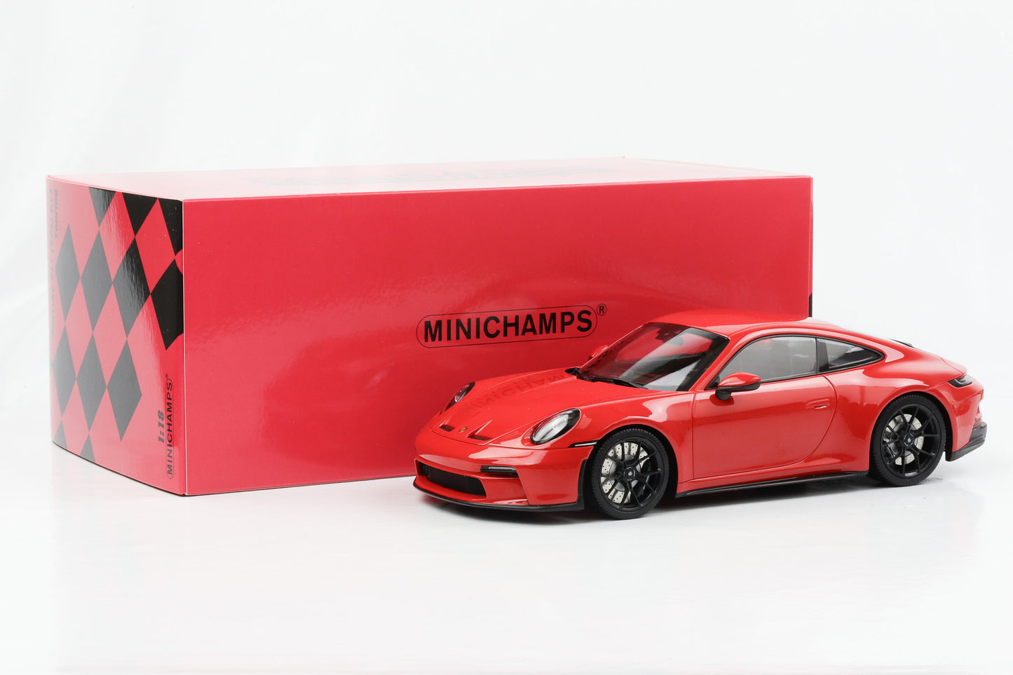 1:18 Porsche 911 992 GT3 Touring rot mit schwarzen Felgen 2022 Minichamps Resin